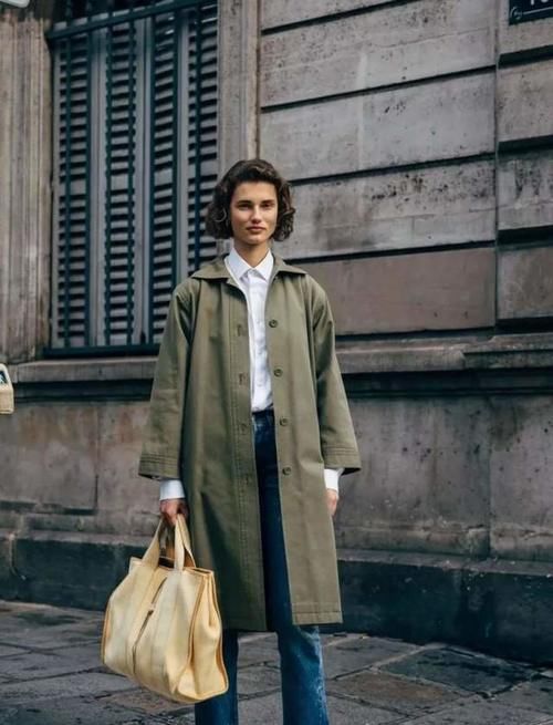 中年女人穿衣选款注意：少穿“装嫩色”，多穿“气质色”