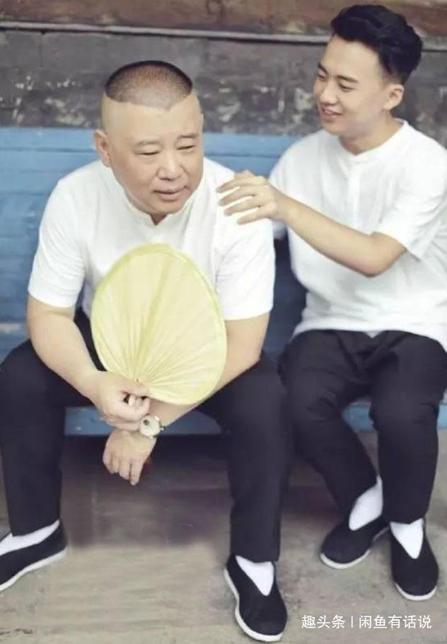 比尔盖茨 男人别总穿皮鞋,闷脚!现在大佬都爱穿“千层底”,舒服还有范