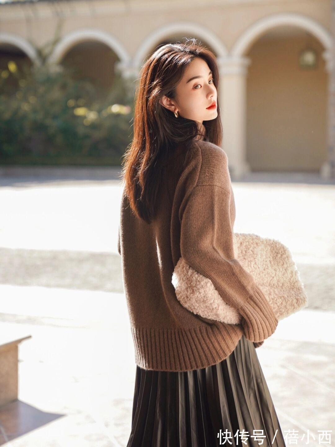 搭配|秋季少穿“卫衣”,建议多穿“毛衣”,搭配半身裙优雅到骨子里