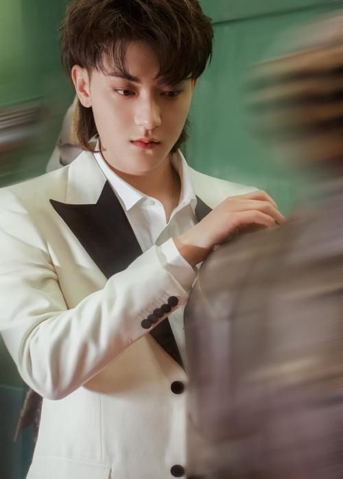 今年选秀有多烂？黄子韬直言看第一期就关了，出圈基本都是靠导师