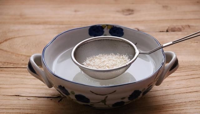 40岁就满头白发一个简单食疗方,帮你乌发