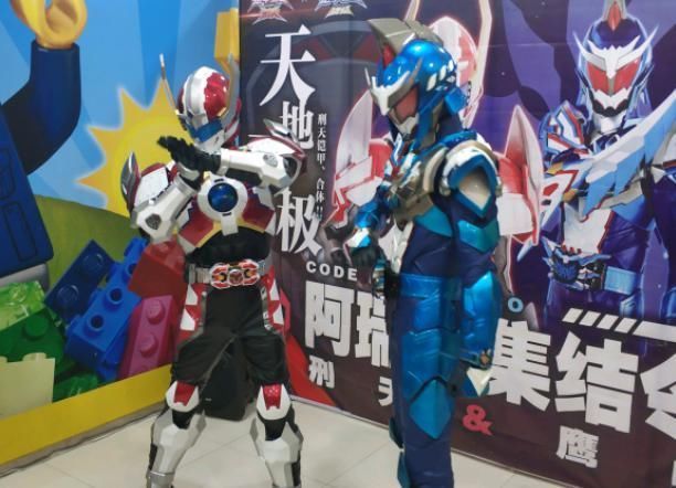 铠甲勇士官方开展见面会,刑天造型再次崩坏,鹰帅被粉丝直呼风鹰侠