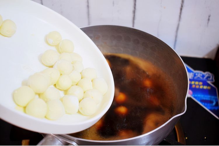 最近降温，自己在家做一份红糖姜汁小丸子，暖胃还暖心