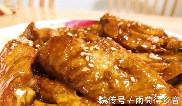 好吃|鸡翅这样做，鲜嫩可口好吃下饭，比可乐鸡翅更美味！