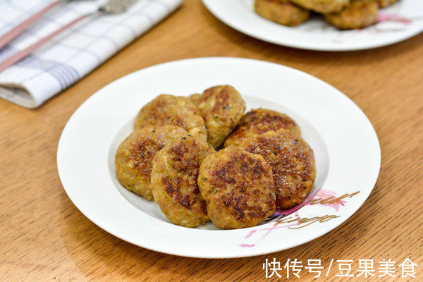 荸荠肉|#东古家味美食# 香煎肉饼