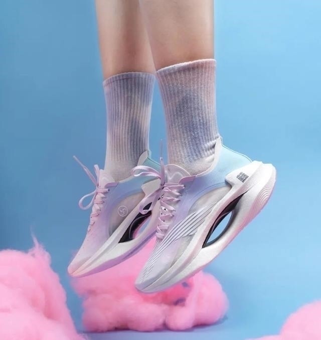 boost 库里8与跑鞋共底的设计,究竟是创新还是失误?