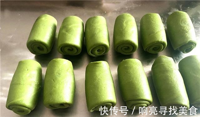 抹茶|抹茶鲜花饼,花香四溢酥到掉渣,一开口停不了,完美配方一学就会!