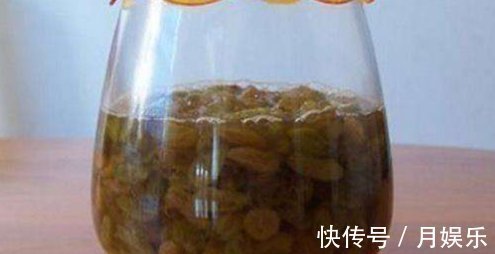 肝脏|葡萄干和这个东西一起浸泡,每天吃一勺,排出肝毒素,使肝脏逐渐清洁