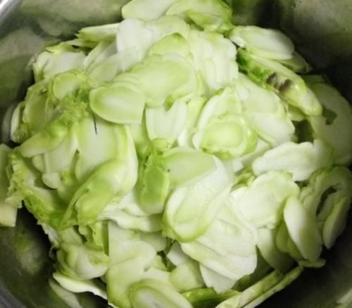 碰到这菜买20斤，每天炒一盘，便秘消失，小腹平坦，体重嗖嗖2位数