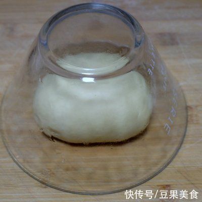披萨饼|#安佳马苏里拉芝士挑战赛#好吃的火腿毛豆披萨