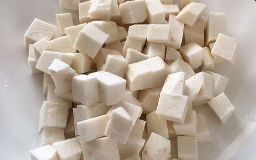 芋头创新吃法，不蒸不煮不红烧，颜值高口感好，老人小孩都爱吃