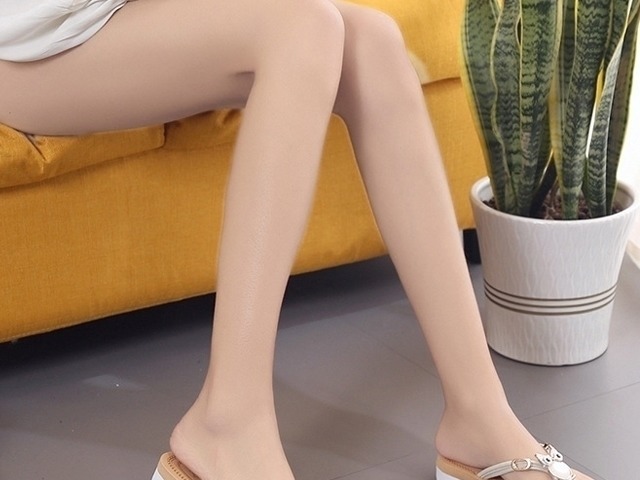 女人 会打扮的女人真厉害,只是换了一双凉鞋,别人都夸这么美