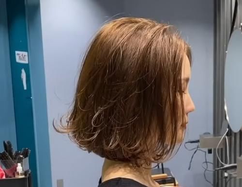 60岁阿姨选择什么发型显年轻？5款减龄发型，时髦好气质