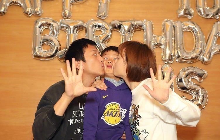 |沙雕动画,搞笑:在教室用粪水画画表白,结果被打惨!