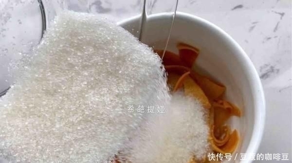 喉咙|嗓子痒总想咳嗽的人,拿它当零食吃,化痰液润喉咙,不懂可惜了