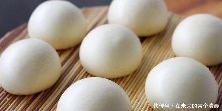 老阿姨做馒头，只放酵母就错了，教你正确做法，馒头又香又软