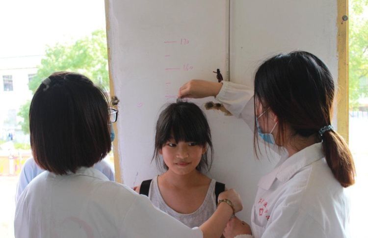 儿童|儿童身高有“标准”：小学毕业达到140CM不算高，151才符合标准