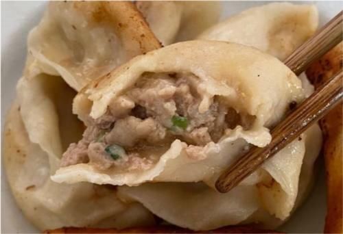 全上海最实惠的点心店，牛肉清汤1元1碗锅贴6元4个，再不吃就没了