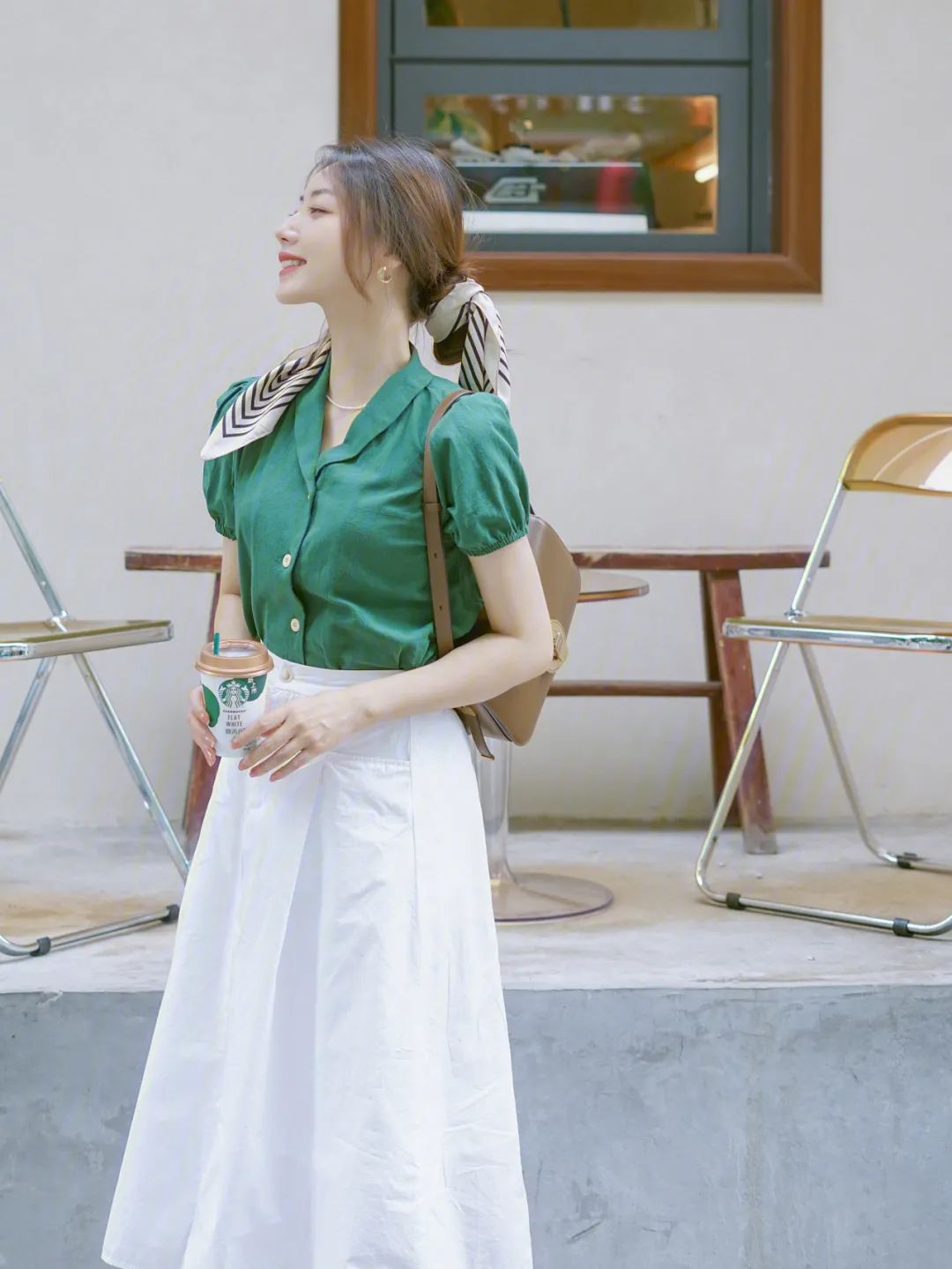 清新|别穿一身黑了！今夏爆火的“初恋色”穿搭，清新又减龄