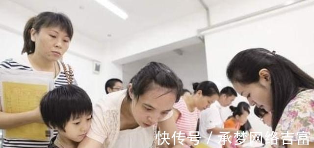 父母|为了鼓励三胎政策,“三育一体化”将全面实施,年轻人生娃有望了