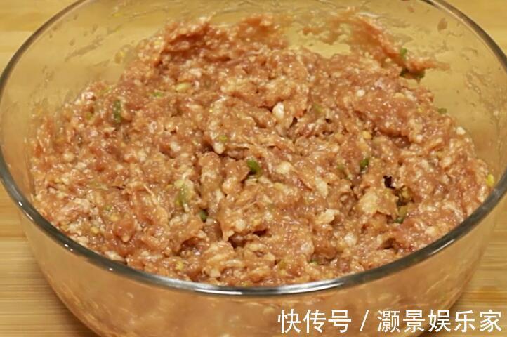 馅料|调肉馅时,有人加料酒有人加花椒水,都不对,教你正确做法,太香