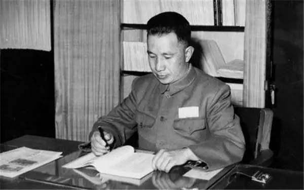 陈赓|大将里竟然只有陈赓参加过抗美援朝战争,那么剩下的人,当时都在干嘛