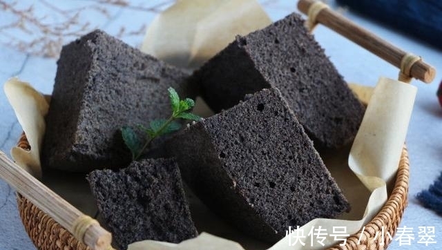 牛奶|黑米发糕做法,鸡蛋加牛奶上锅蒸一蒸,软糯香甜营养满满