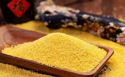 小米、黃米長得像,但作用不同,養(yǎng)胃吃小米還是黃米?吃錯反傷胃