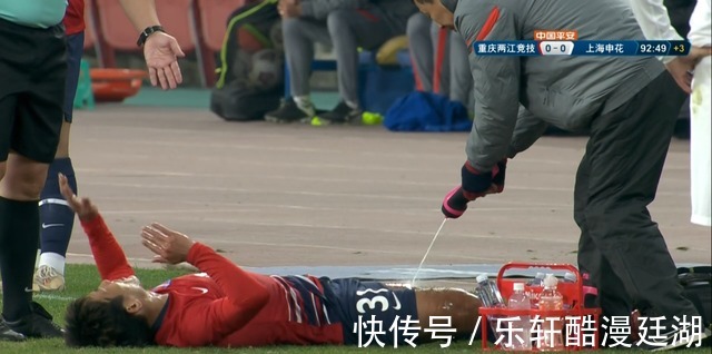 重庆队|欠薪逼平申花，大摩托拒绝出场，张外龙“整活”难为无米之炊