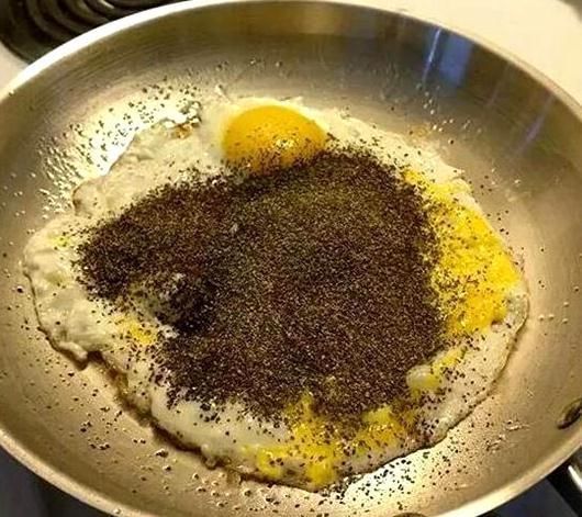 男朋友|男朋友的痛苦求女朋友别再下厨了,迪士尼公主都能变“壮汉”