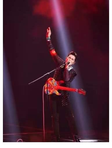 《閃光的樂隊(duì)》：用“初心”回歸音樂本質(zhì)，用“熱愛”開辟音樂節(jié)目新氣象