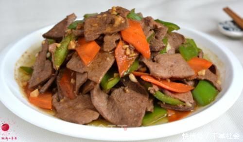 夏天,宁可少吃猪肉,也要多吃此菜,气血足了,双眼也明亮了