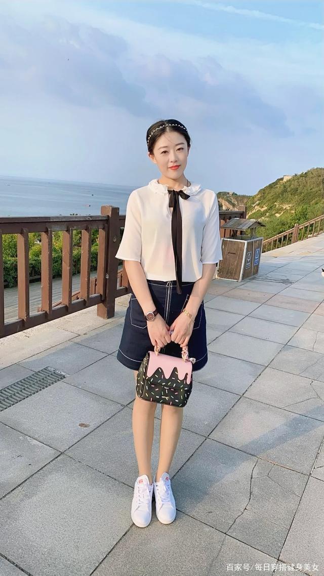 小姐姐|时尚穿搭裙装小姐姐的魅力