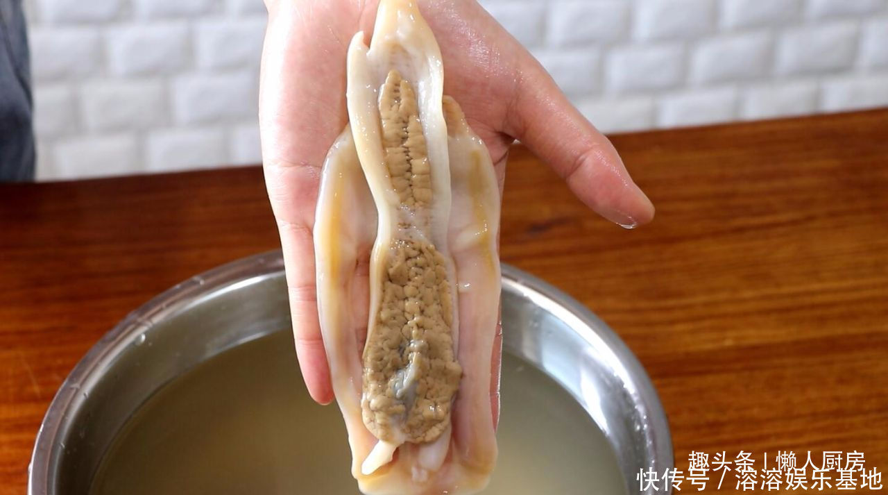 凉拌|夏天最爱吃的凉拌菜,2根芹菜,一点大蛏王,教你做一盘凉拌蛏子