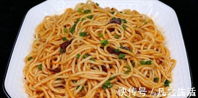 大碗|喜欢吃面条的要收藏,早餐面条懒人做法,孩子一大碗都不够吃