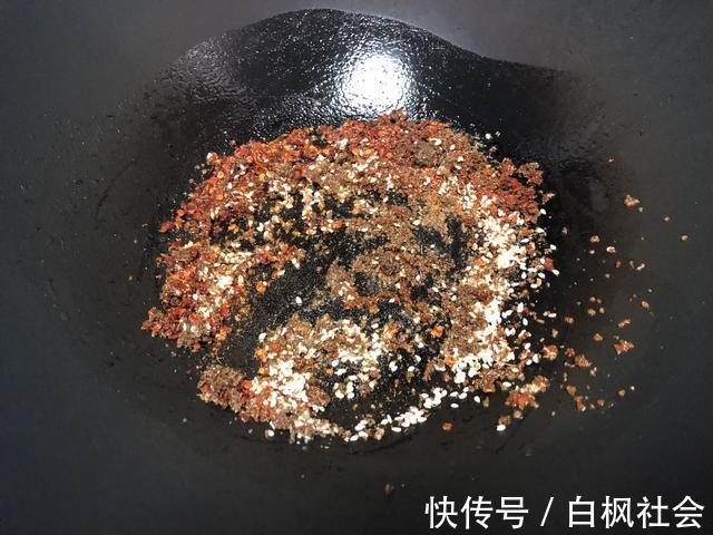纹理|牛肉别再卤着吃了,试试这种做法,既是硬菜也是零食,年夜饭必点