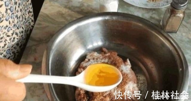 白菜饺子,有人焯水有人直接包?都不对!教你最正确做法,太香了