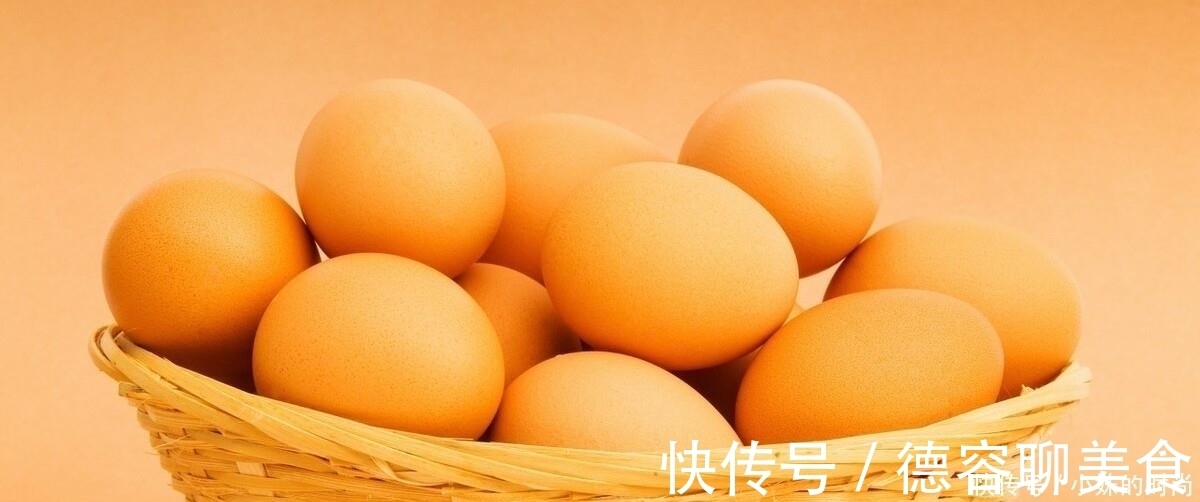 用土方法腌鸡蛋,不仅咸香入味,蛋黄各个流油起沙,做饭简单易学