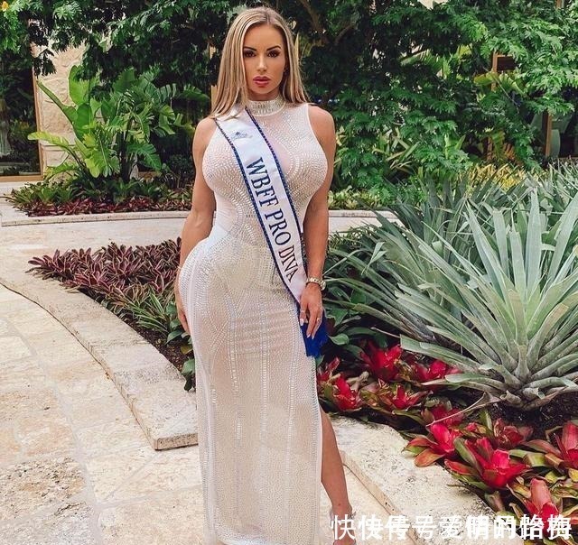 好身材|新西兰比基尼模特,从小健身,雕刻出性感腹肌和健美体格无可挑剔