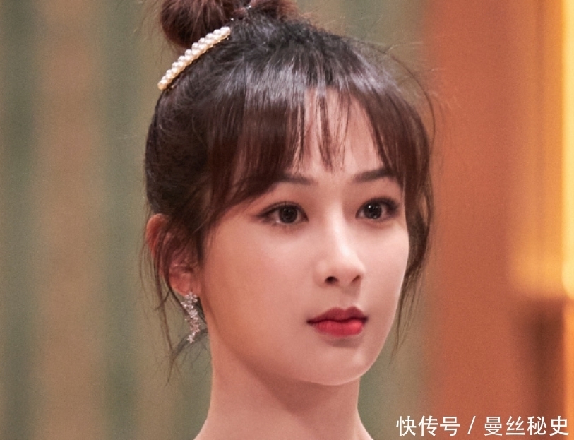 写真|杨紫录节目角色扮演，民国学生造型太惊艳！这脸蛋说18岁我都信