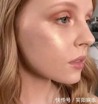 亚洲扁平圆脸的福音来了,一块高光让你的五官变立体,闪成小灯泡