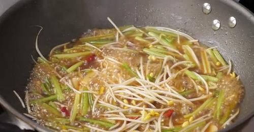 面条别煮着吃了，教你一个做法，我家一周能吃上6回，比肉还香