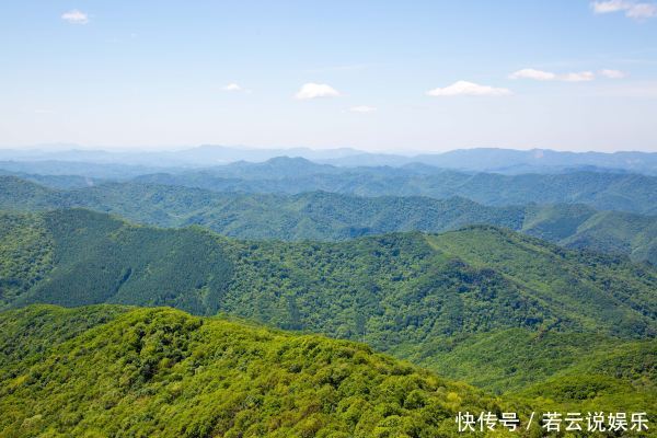 东北最陡峭的山峰，接近90°的阶梯，比肩华山之险