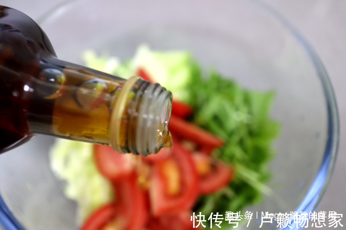 5分钟凉菜,香脆开胃,每天食用20克不显老,过30的女性要坚持