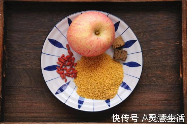 夏季|夏天，在小米粥里加上苹果，我家隔2天就煮，很多人不懂有啥用