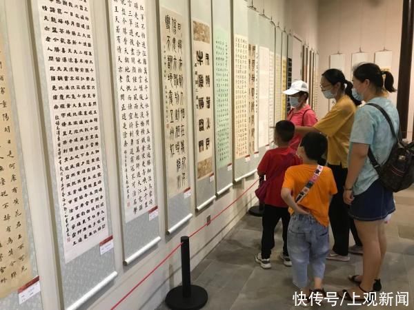 书法|3岁幼童被请到现场“考试”，首届胡问遂杯上海学生书法大展成果喜人