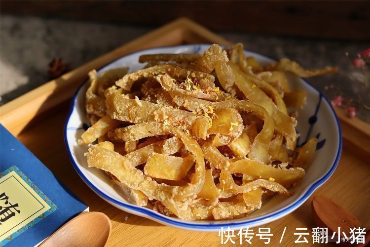 柚子浑身都是宝，剥下的皮比果肉还宝贵，当垃圾扔掉就可惜了