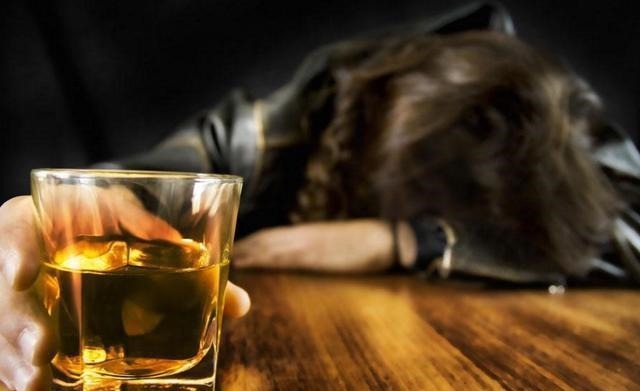  “常喝酒”与偶尔“喝大酒”哪个更伤人研究人员给出了答案