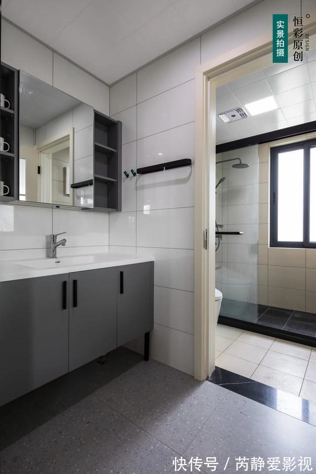 起居室|这对夫妻很有远见,选择去客厅化装修,让一家人的感情快速升温