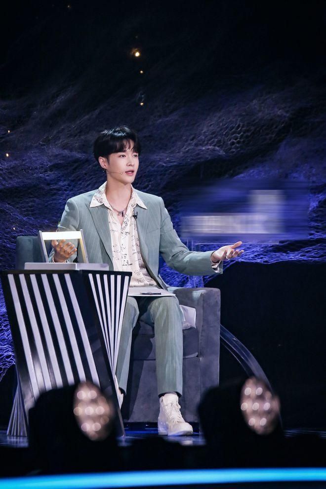  麻辣|张艺兴《舞蹈风暴》标准严格被称“麻辣鉴证官”